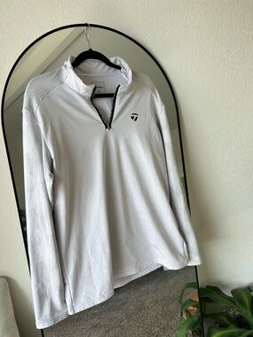 TaylorMade White Long Sleeve Quarter-Zip Golf Top
